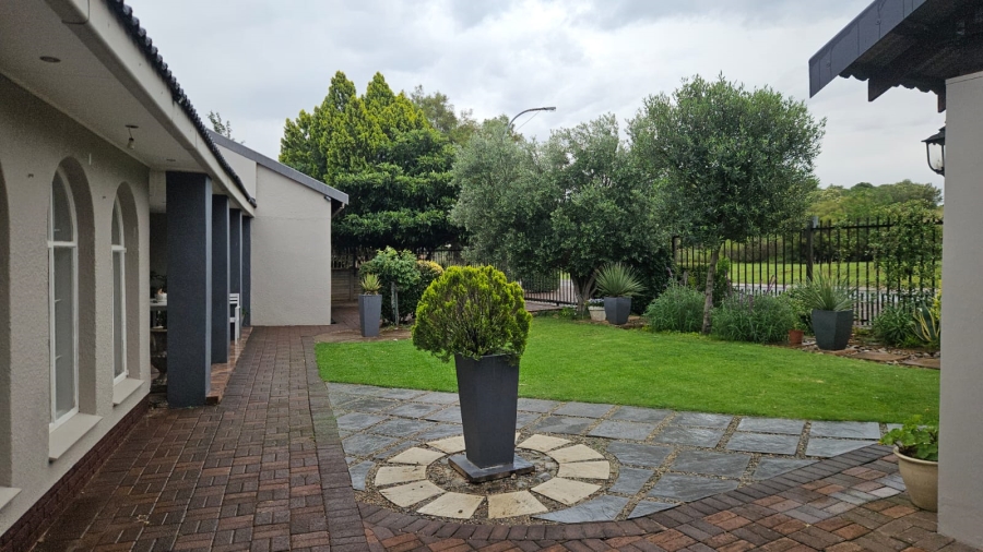 4 Bedroom Property for Sale in Pellissier Free State